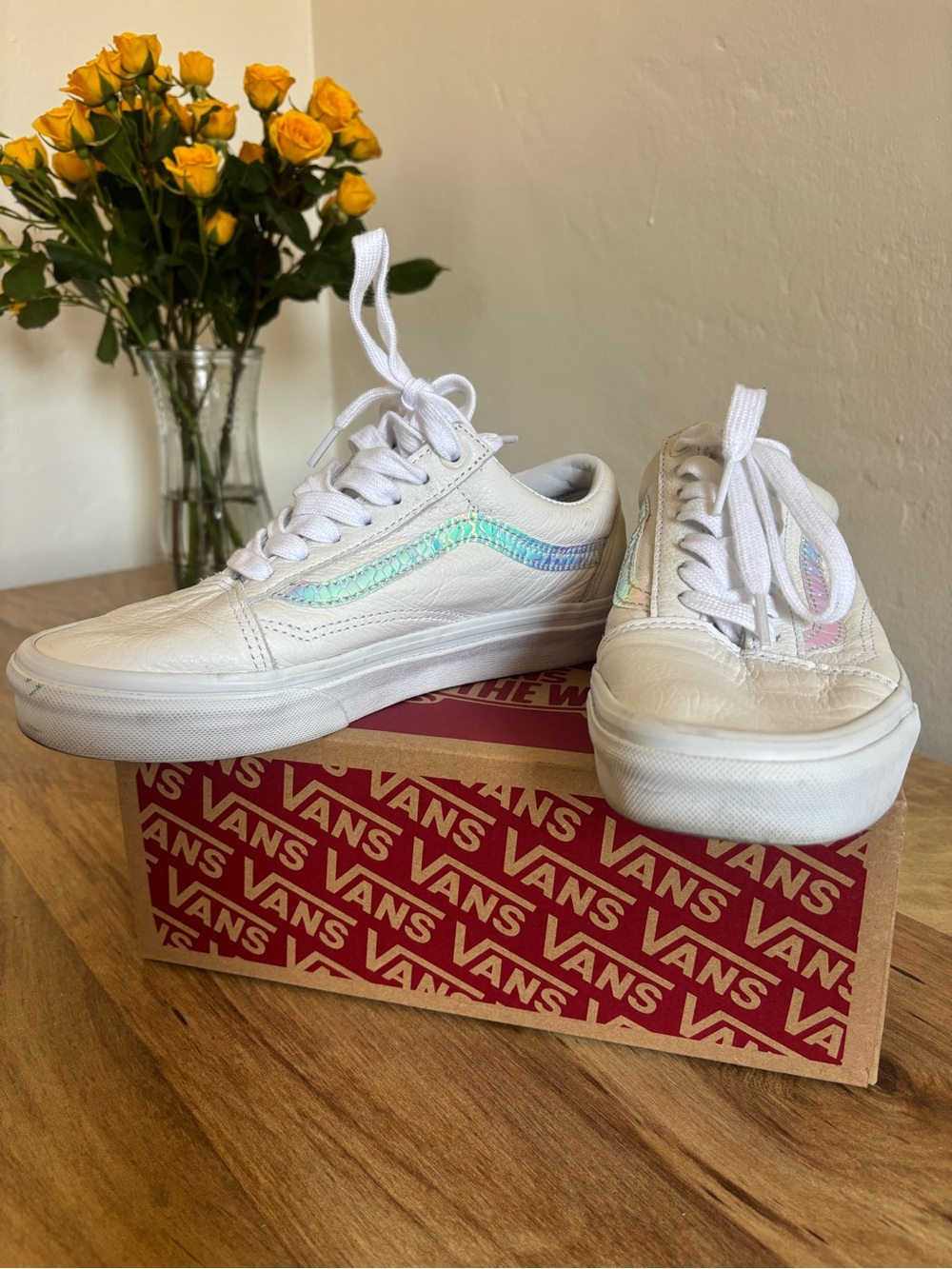 Vans Women's White Sneakers with Iridescent Side Stripe
